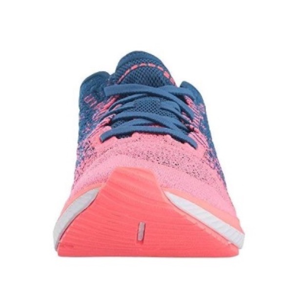 Ultra lightweight Under Armour Threadborne  athletic shoes women’s shoes 9 - Picture 2 of 11